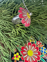 Load image into Gallery viewer, vintage tin - Flower mushroom necklace
