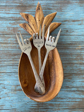 Load image into Gallery viewer, "L☮︎ve" Plant Marker
