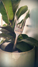 Load image into Gallery viewer, "L☮︎ve" Plant Marker