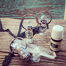 Load image into Gallery viewer, Quartz Gemstone Essential Oil Necklace