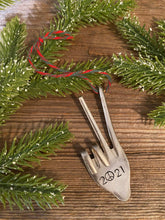 Load image into Gallery viewer, Christmas Decoration - Peace/Year
