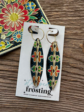 Load image into Gallery viewer, vintage tin earrings - Hippie flower dangles

